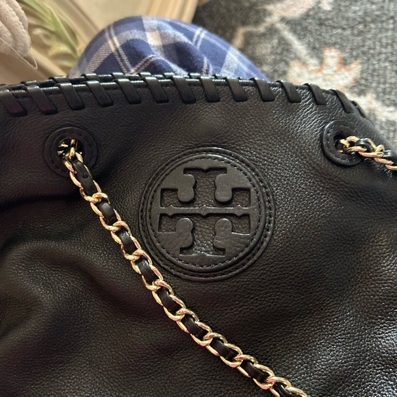 AUTHENTIC TORY BURCH BLACK SHOULDER LEATHER BAG ♦️♦️ - Picture 5 of 6